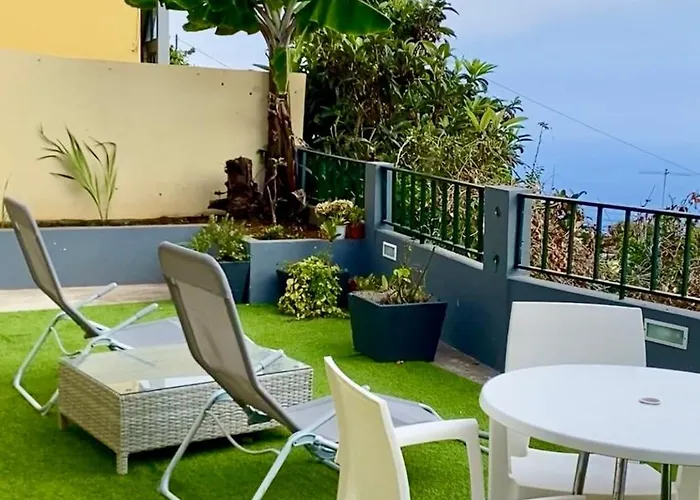 Moon Villa - 5 To 15M From 5 Top Attractions - Sea View Terrace, Patio, Solarium, Astronaut, Make Up Station, Coffee Home Bar - Funchal Holiday Home