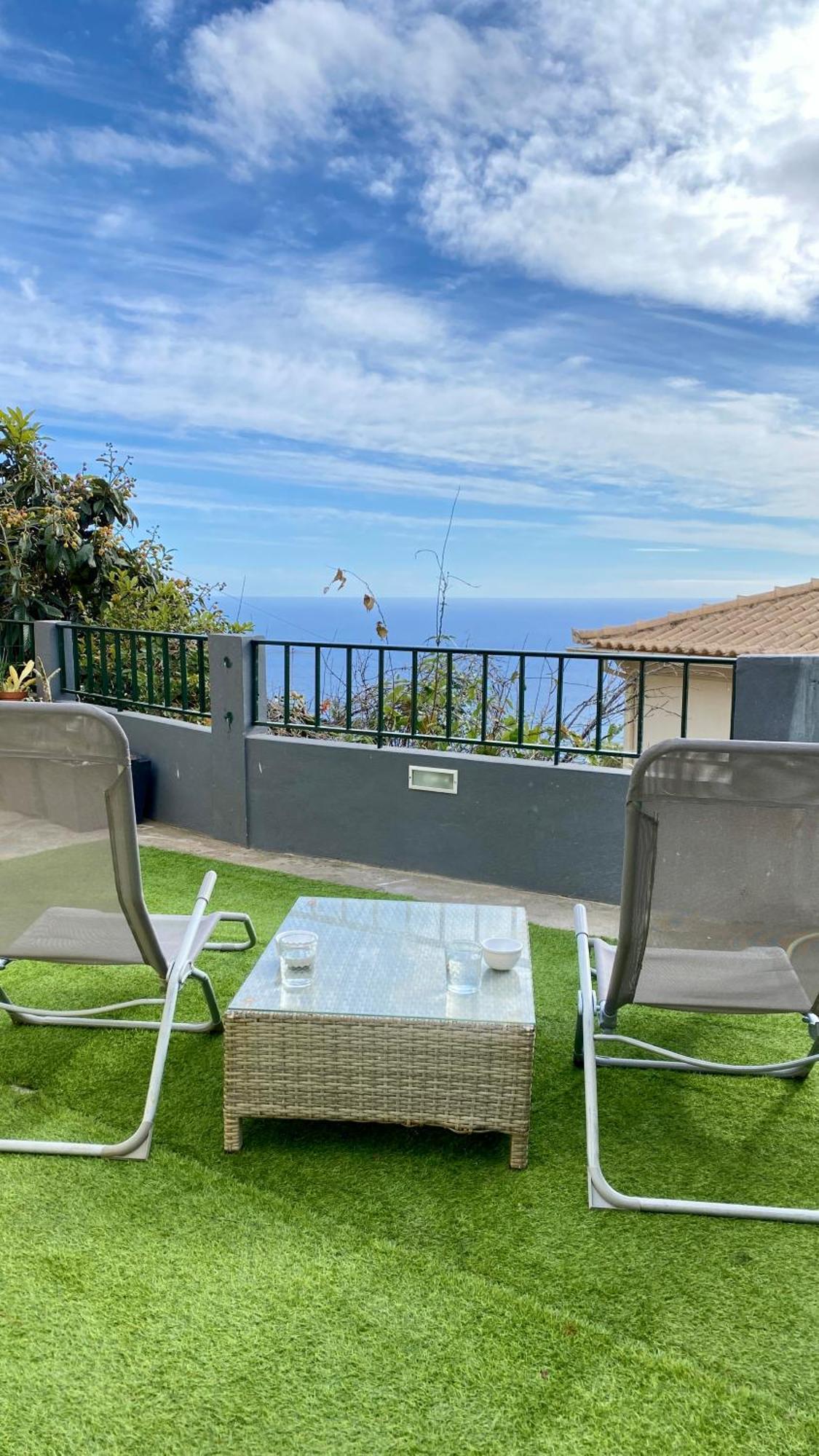 Villa Moon - 5 To 15m From 5 Attractions - Sea View Terrace, Patio, Solarium, Astronaut, Make Up Station, Coffee Bar -