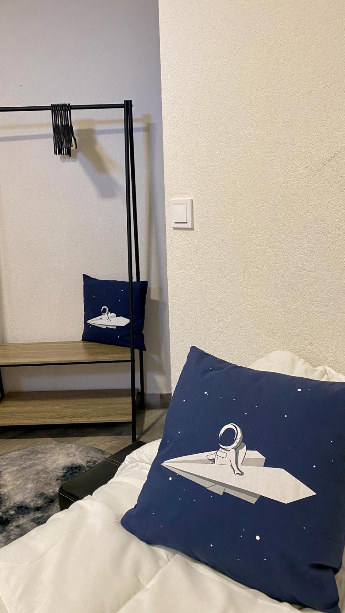 Moon - 5 To 15m From 5 Attractions - Sea View Terrace, Patio, Solarium, Astronaut, Make Up Station, Coffee Bar -