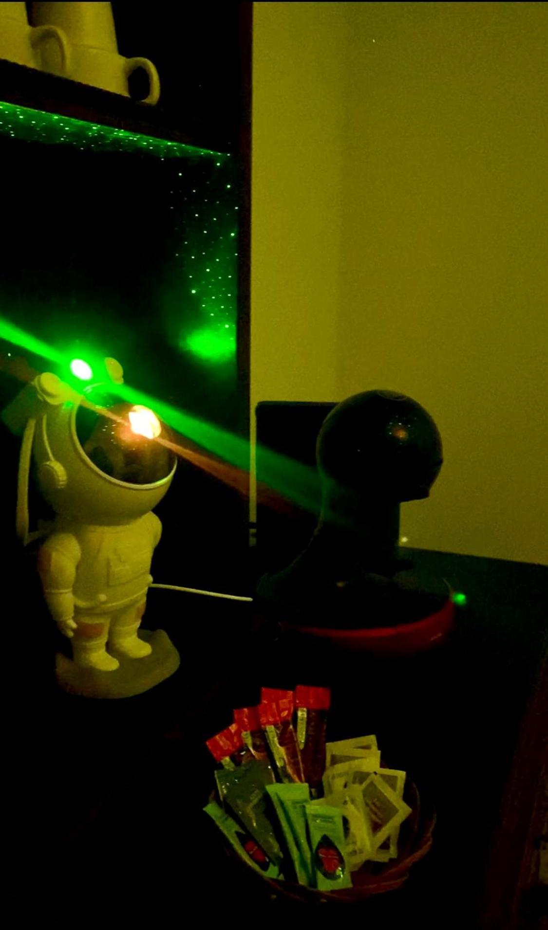 Moon - 5 To 15m From 5 Attractions - Sea View Terrace, Patio, Solarium, Astronaut, Make Up Station, Coffee Bar -